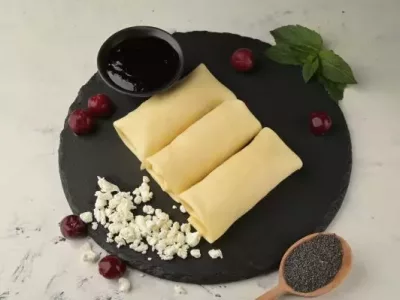 Млинці з Вишнею та Сиром